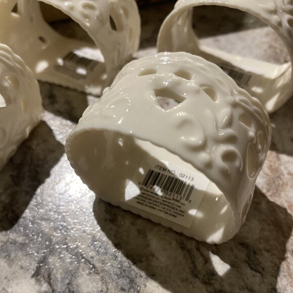 Skye McGhie Rings Cream Lace Porcelain Napkin Holding Set of 4 Tabletop Setting - Picture 3 of 4